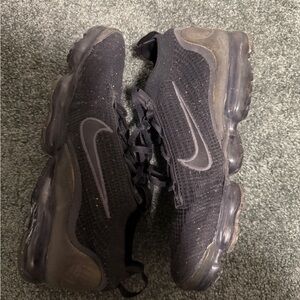 Nike Black VaporMax Flyknit Slip-On Sneakers
